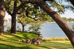 Inn on Lake Granbury lawns and lake