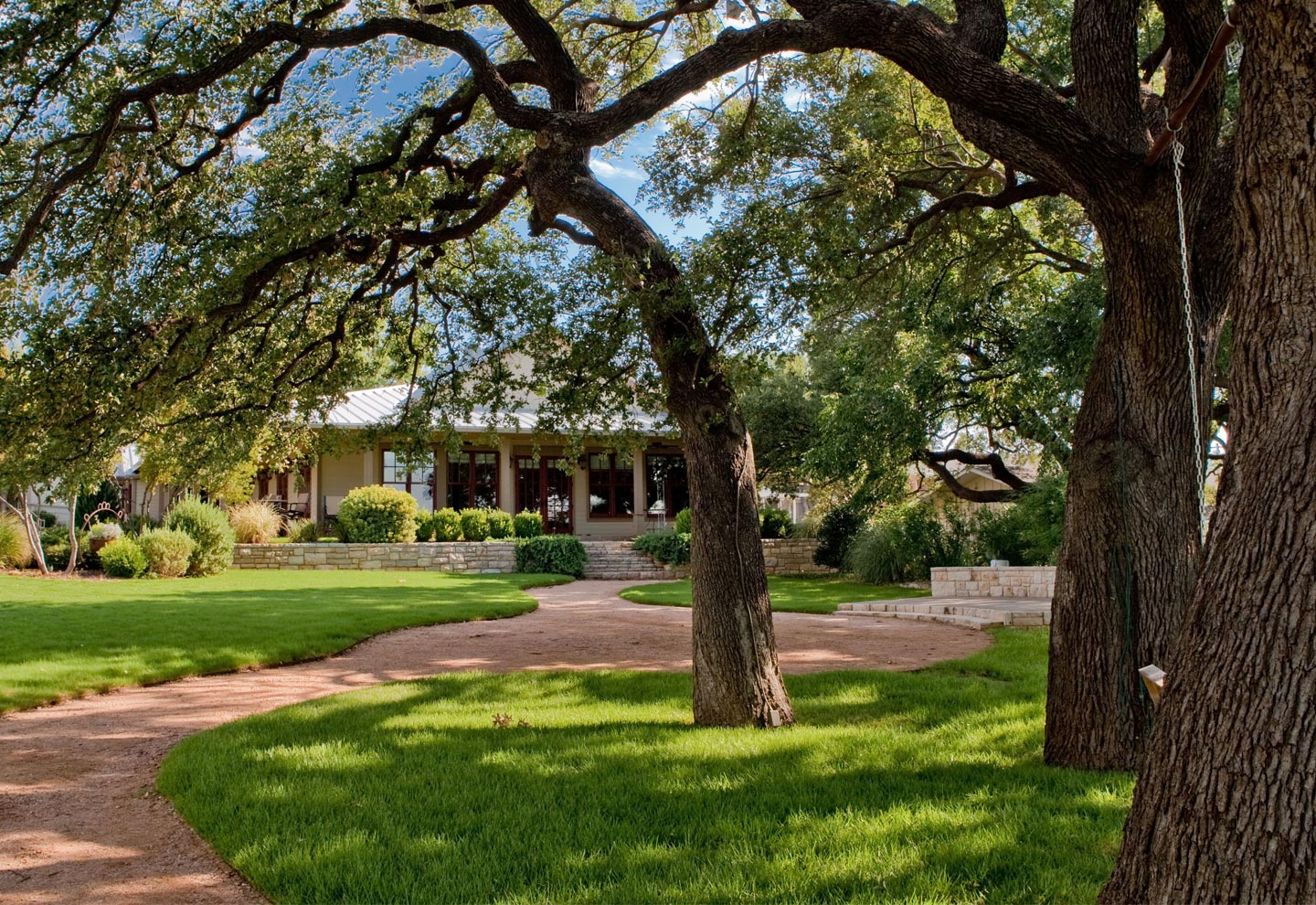 Trees at the front of the Inn on Lake Granbury