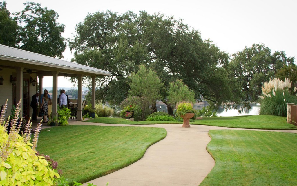 An Inn on Lake Granbury pathway