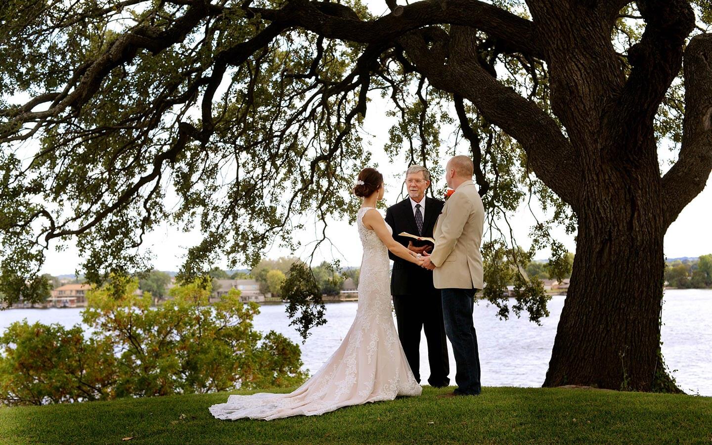 North Texas Wedding Venue - happy couple