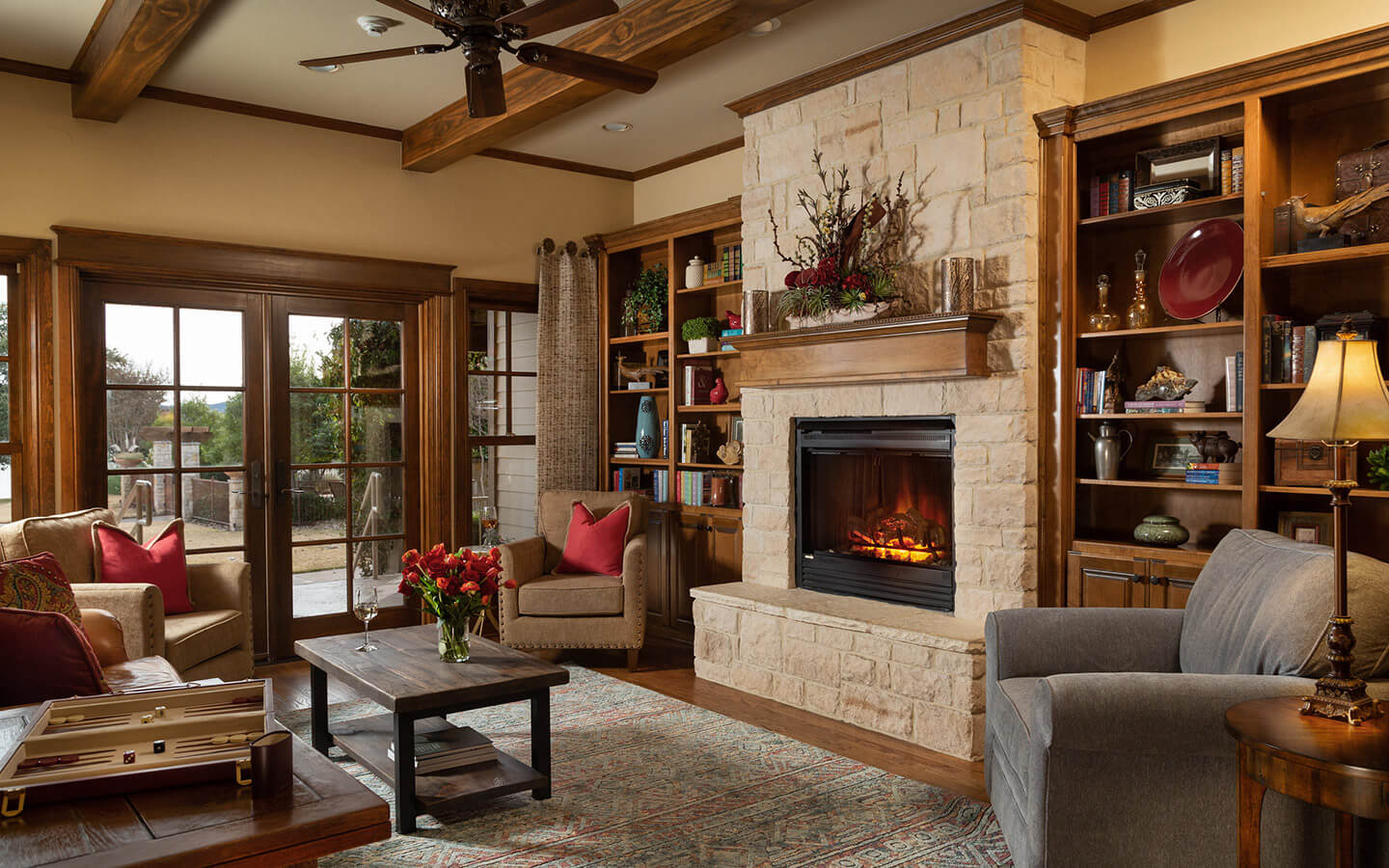 Granbury, TX Inn rooms with fireplaces