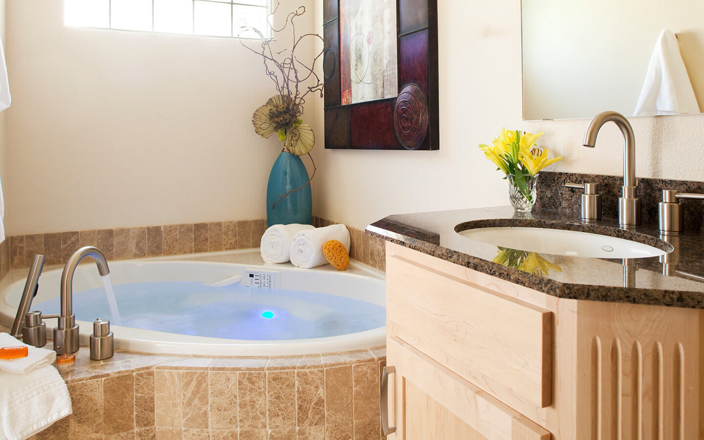 Lake Loft Suite 1 bathroom